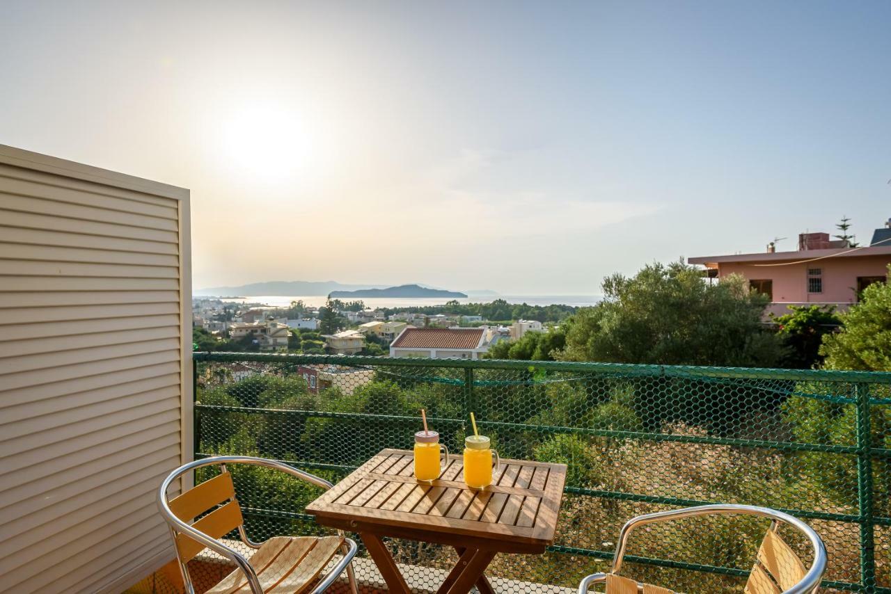 Golden Beach Hill Apartments Kato Daratso Extérieur photo
